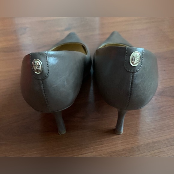 IVANKA TRUMP Women’s Leather Stiletto Heel Gray Size 9M - Picture 3 of 9